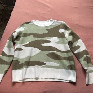 Franceses camo sweater